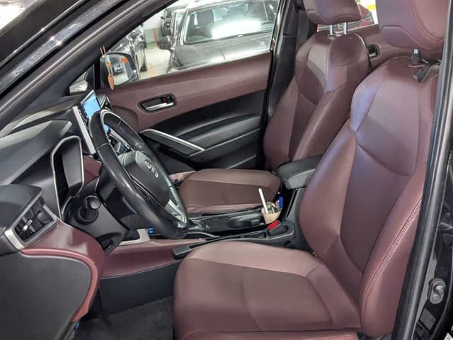 Toyota Corolla X Air FRONT_SEAT