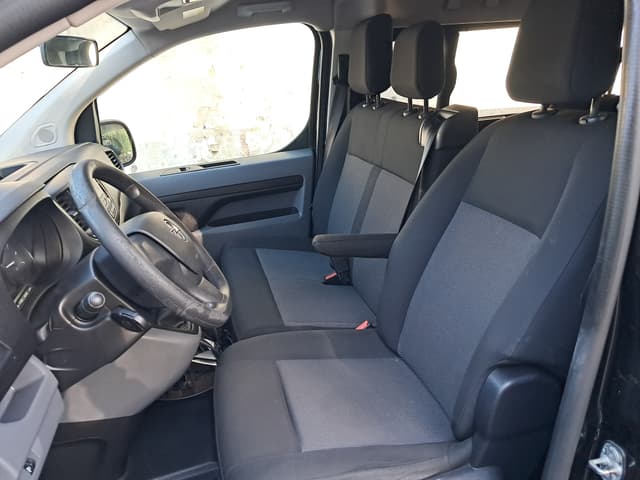 Opel Combo FRONT_SEAT