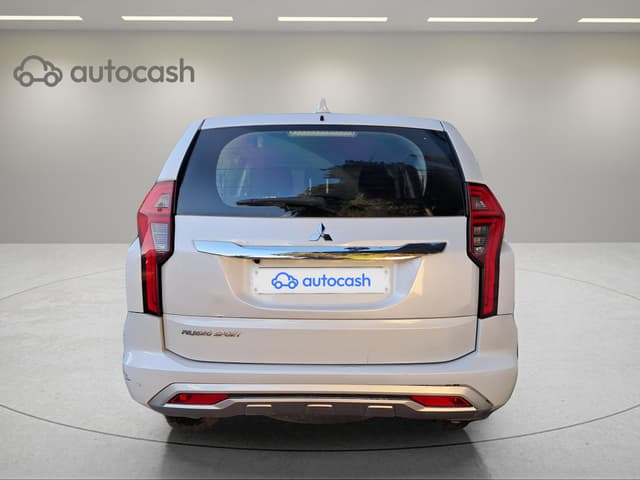 Mitsubishi Pajero REAR