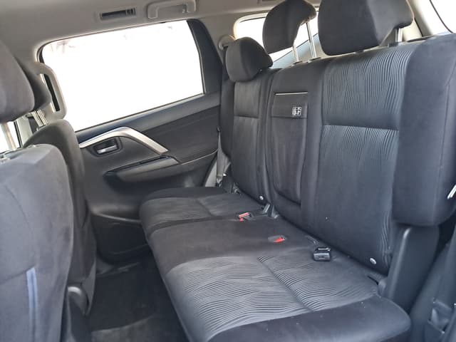 Mitsubishi Pajero REAR_SEAT
