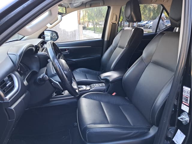Toyota Fortuner FRONT_SEAT