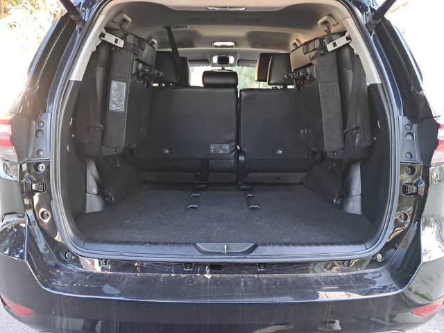 Toyota Fortuner TRUNK