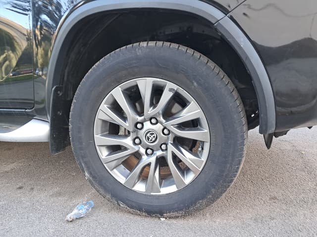 Toyota Fortuner WHEEL_AVD