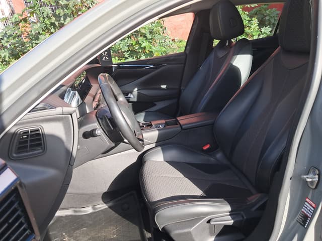 Ds DS4 Crossback FRONT_SEAT