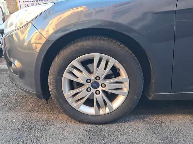 Ford Focus WHEEL_AVG