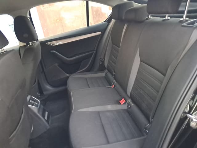 Skoda Octavia REAR_SEAT