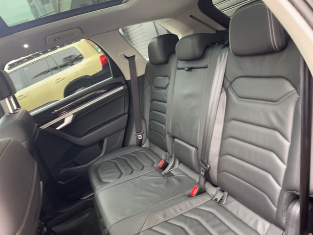 Volkswagen Touareg REAR_SEAT