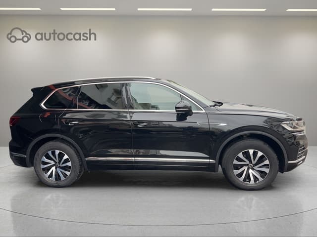 Volkswagen Touareg RIGHT