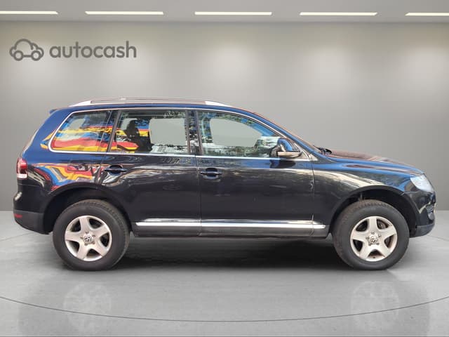 Volkswagen Touareg RIGHT