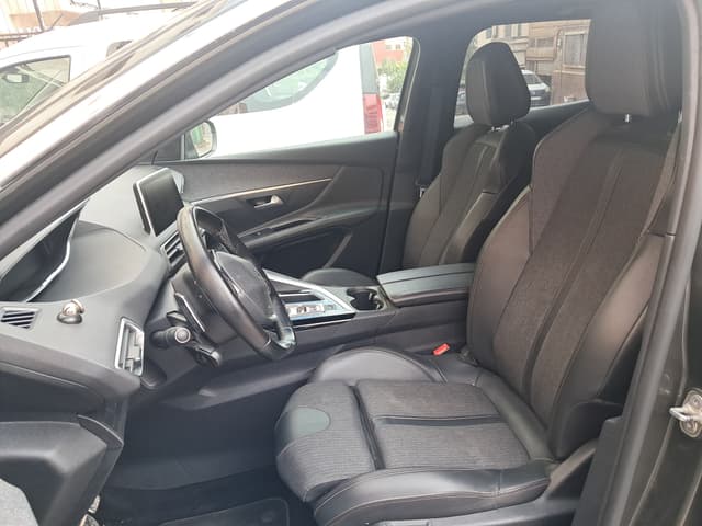Peugeot 3008 FRONT_SEAT