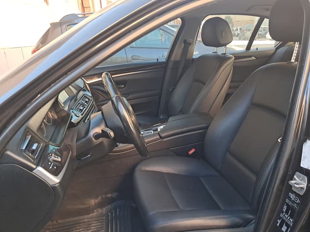 Bmw Série 5 FRONT_SEAT