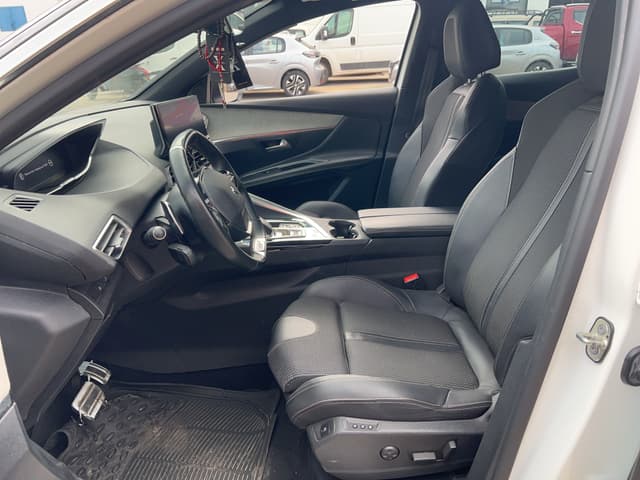 Peugeot 3008 FRONT_SEAT