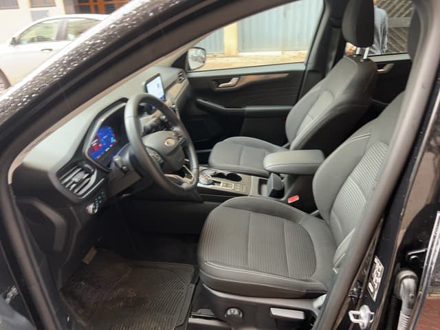 Ford Kuga FRONT_SEAT