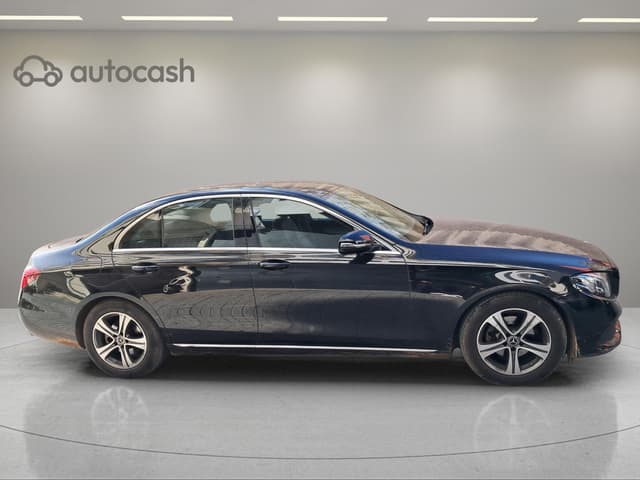 Mercedes Classe E RIGHT