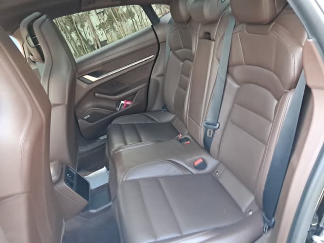 Porsche Taycan REAR_SEAT