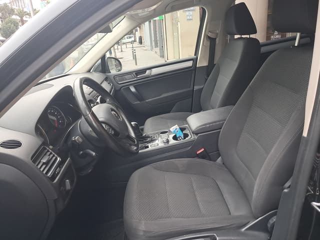 Volkswagen Touareg FRONT_SEAT