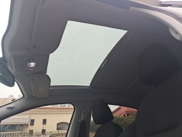 Peugeot 208 ADDITIONAL