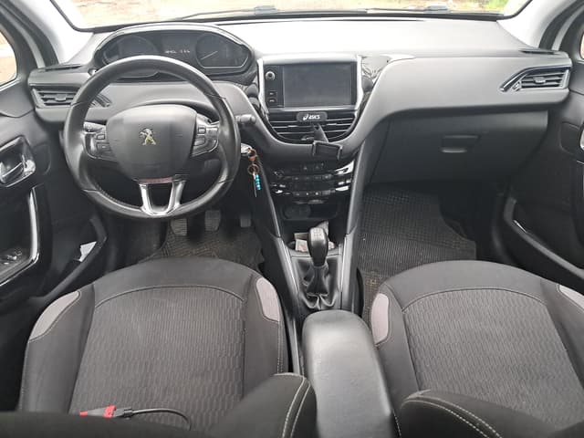 Peugeot 208 1.6 HDi 75 White Edition