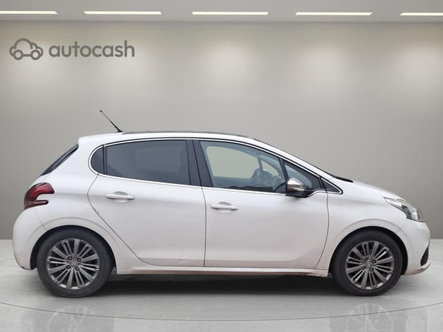 Peugeot 208 1.6 HDi 75 White Edition