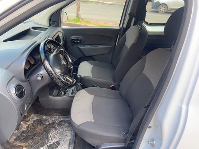 Dacia Dokker FRONT_SEAT