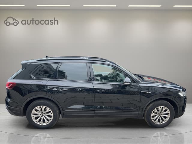 Volkswagen Touareg RIGHT