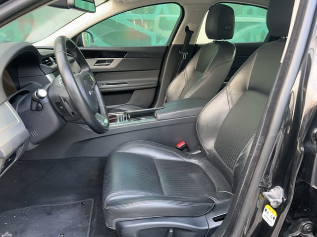 Jaguar XF FRONT_SEAT