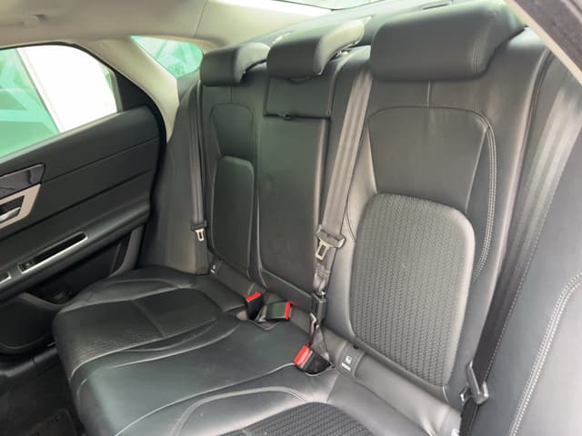 Jaguar XF REAR_SEAT