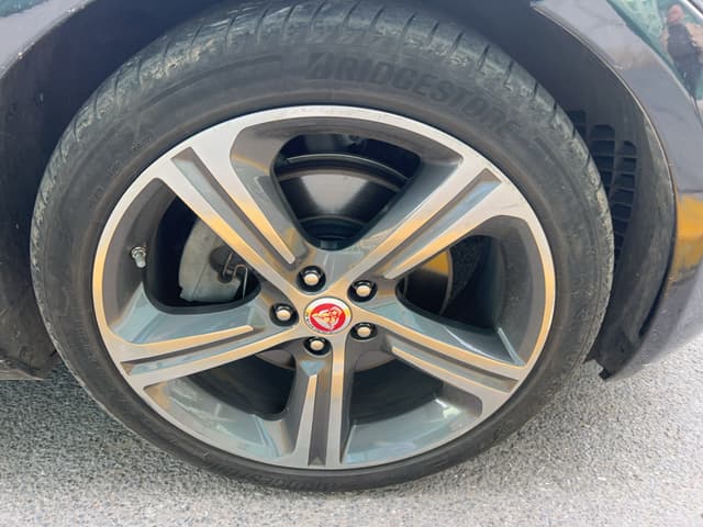 Jaguar XF WHEEL_AVG