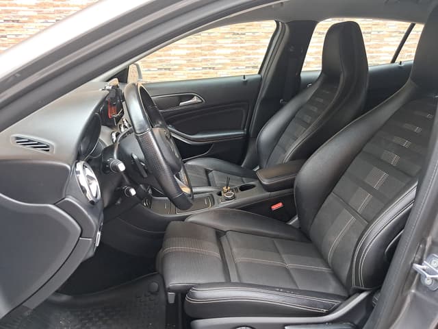 Mercedes GLA FRONT_SEAT