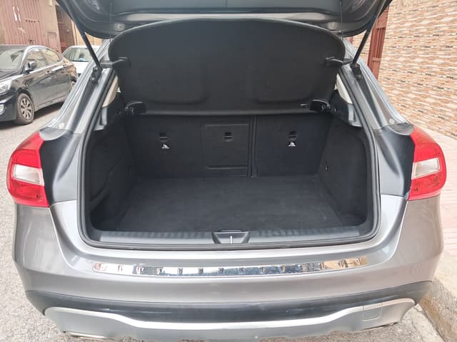 Mercedes GLA TRUNK