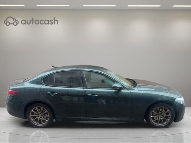 Alfa romeo Giulia RIGHT