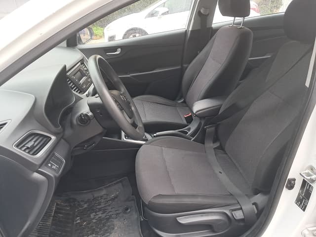 Hyundai Accent FRONT_SEAT