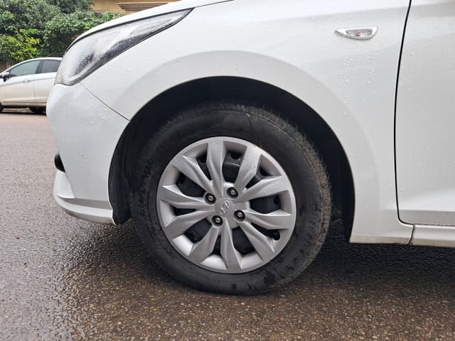 Hyundai Accent WHEEL_AVG