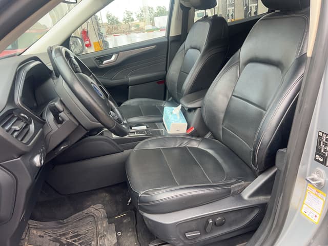 Ford Kuga FRONT_SEAT
