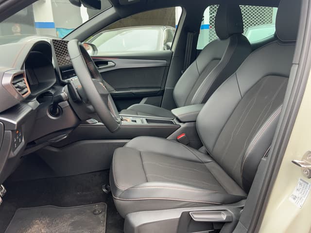Cupra Leon FRONT_SEAT