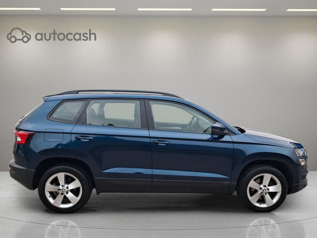 Skoda Karoq RIGHT