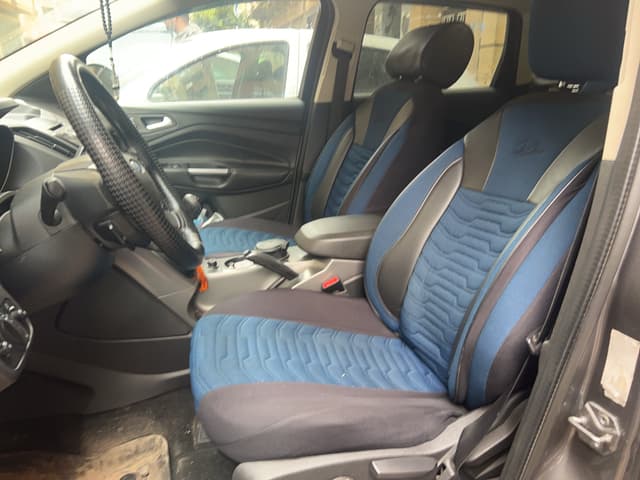 Ford Kuga FRONT_SEAT