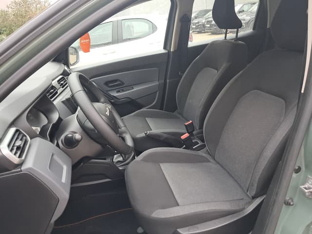 Dacia Duster FRONT_SEAT