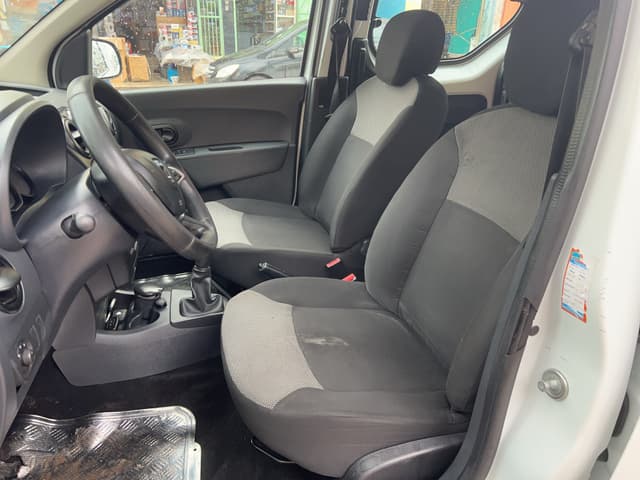 Dacia Dokker FRONT_SEAT