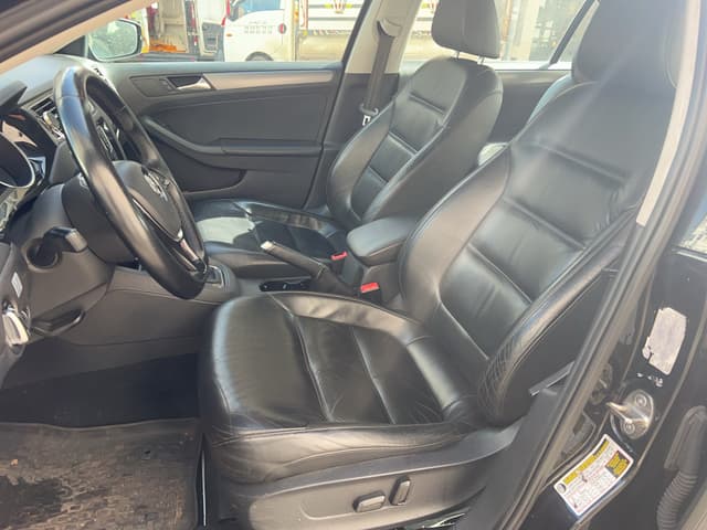 Volkswagen Jetta FRONT_SEAT