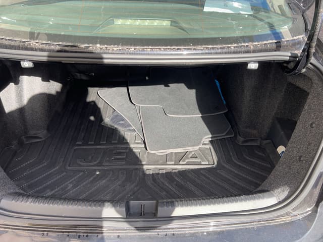 Volkswagen Jetta TRUNK