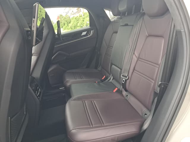 Porsche Cayenne Coupé REAR_SEAT