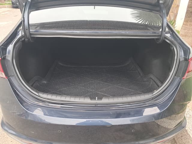 Hyundai Accent TRUNK