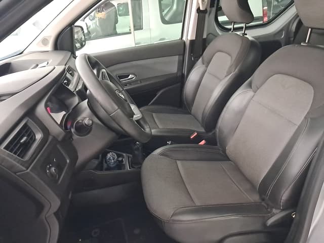 Renault Express FRONT_SEAT