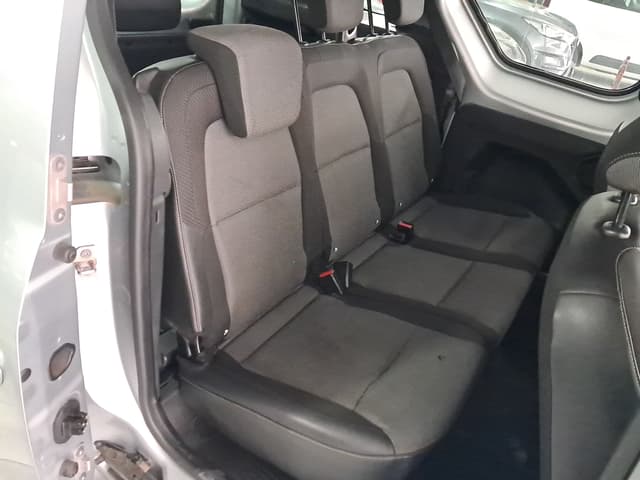 Renault Express REAR_SEAT