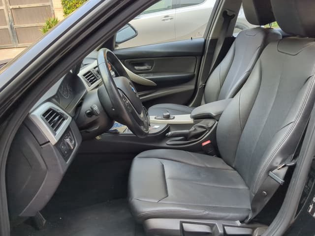 Bmw Série 3 FRONT_SEAT