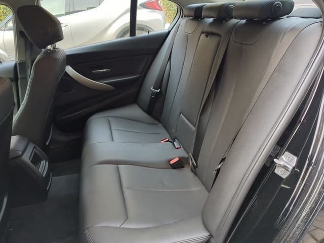 Bmw Série 3 REAR_SEAT