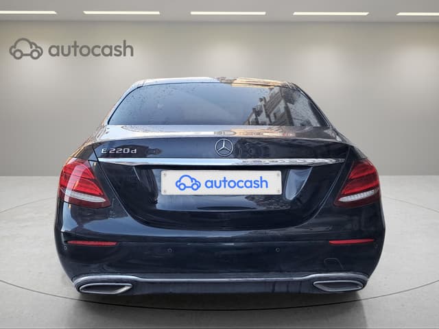 Mercedes Classe E REAR