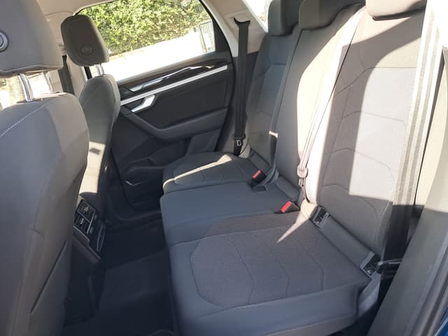 Volkswagen Touareg REAR_SEAT