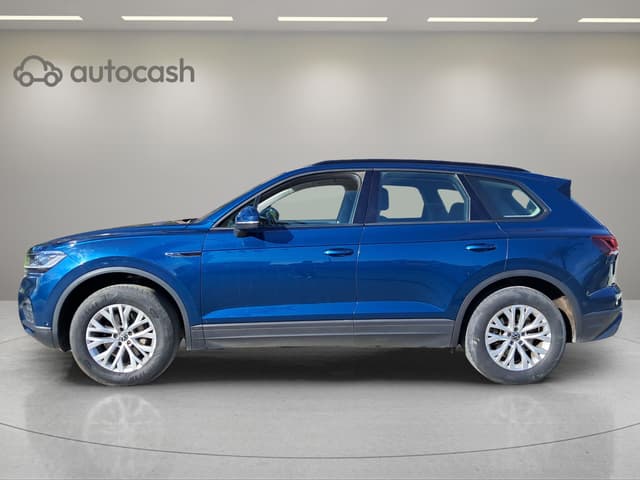 Volkswagen Touareg RIGHT